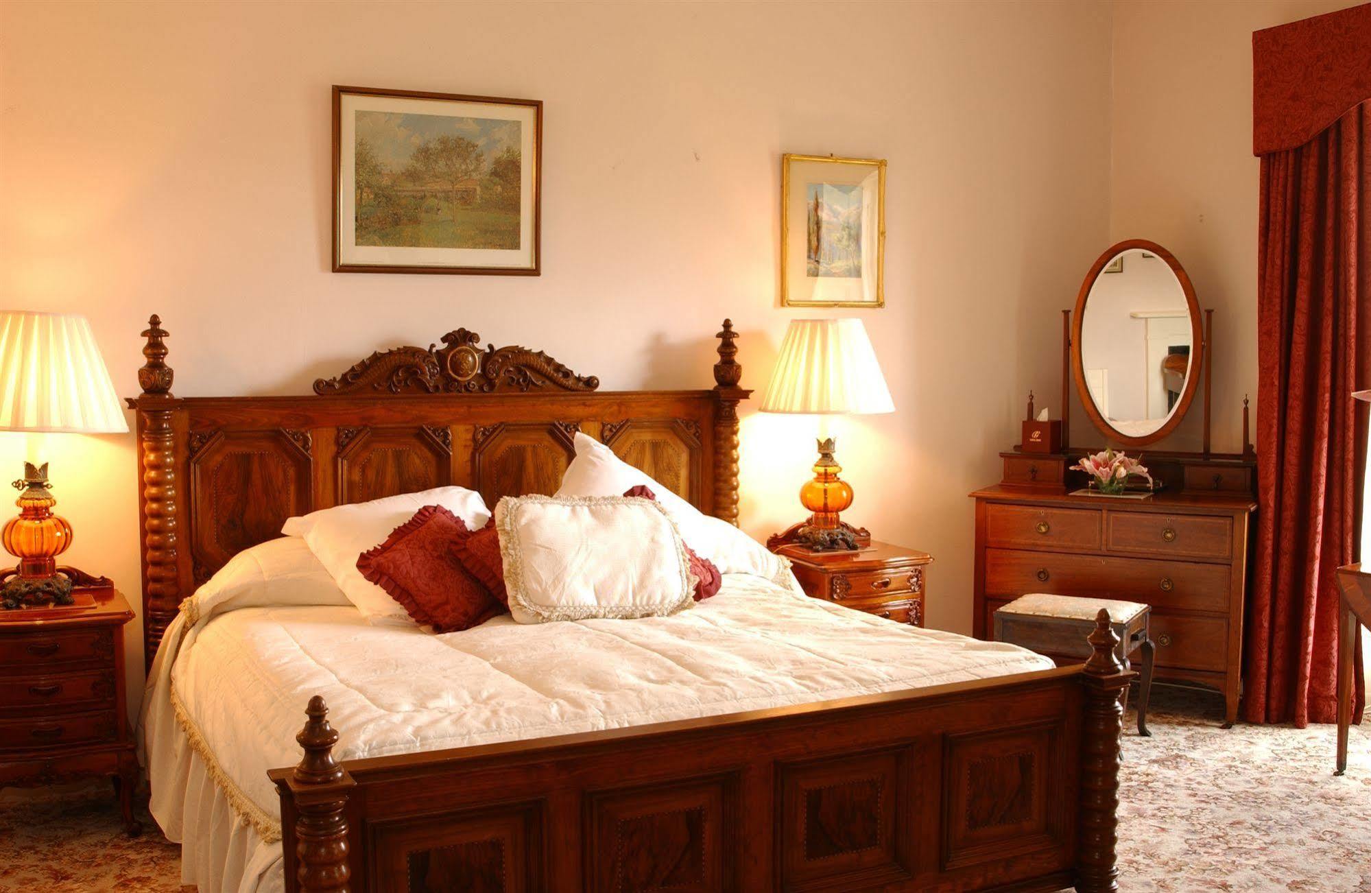 Castle Grove Hotel 4*